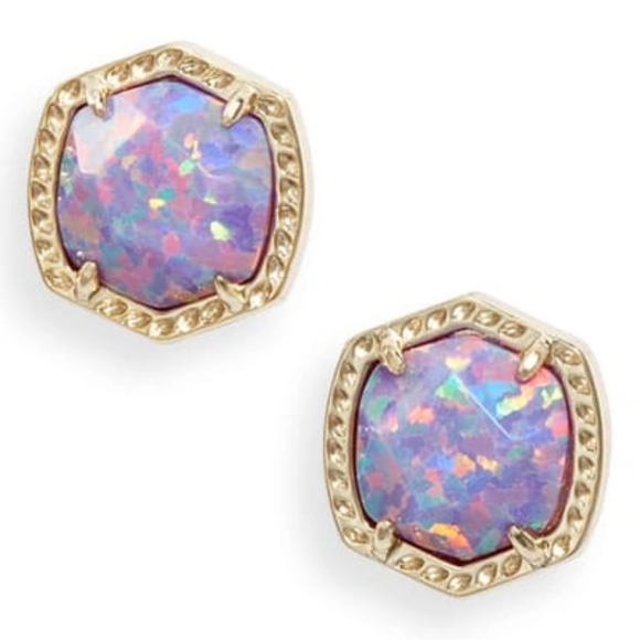 Kendra Scott Jewelry - Kendra Scott Davie stud earrings in gold lavander opal